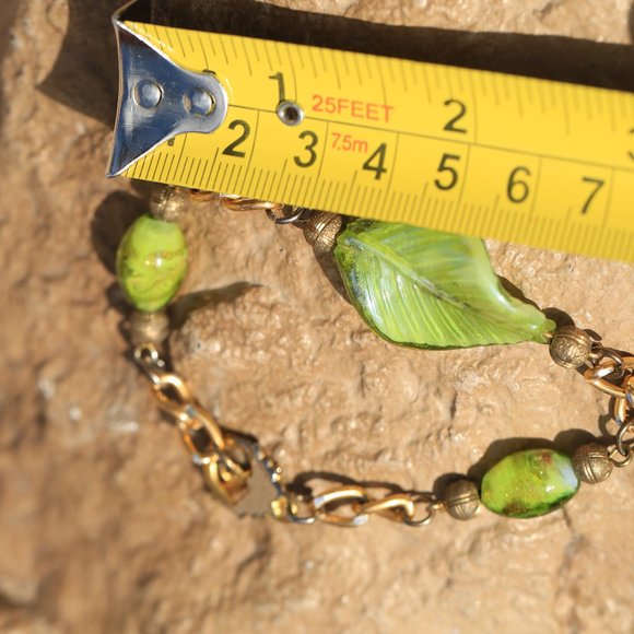 Green Glass Beaded Bracelet - Picture 3 of 5